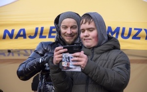 RMF FM rozdał bytomianom choinki (5)