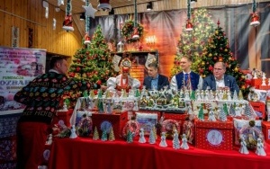 Akcja pakowania prezentów w ramach Dzieła Świętego Mikołaja (7)