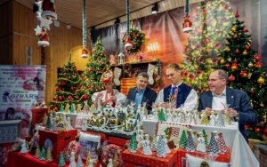 Akcja pakowania prezentów w ramach Dzieła Świętego Mikołaja (8)