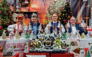 Akcja pakowania prezentów w ramach Dzieła Świętego Mikołaja (9)