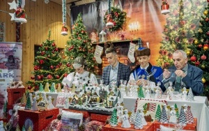 Akcja pakowania prezentów w ramach Dzieła Świętego Mikołaja (12)