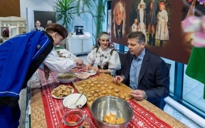 Akcja pakowania prezentów w ramach Dzieła Świętego Mikołaja (17)