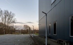 Energooszczędne oświetlenie przed Halą na Skarpie (4)