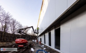  Trwa budowa obiektu piłkarskiego Polonii Bytom. Kontynuowane są prace przy budynku klubowym  (5)