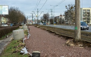 Trwa przebudowa torowiska tramwajowego na Stroszek (1)