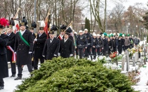 Pod obeliskiem na cmentarzu przy ul. Staffa upamiętniono dzisiaj 122 ofiary tragicznego wybuchu pyłu węglowego w KWK Rozbark (2)