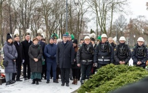 Pod obeliskiem na cmentarzu przy ul. Staffa upamiętniono dzisiaj 122 ofiary tragicznego wybuchu pyłu węglowego w KWK Rozbark (17)