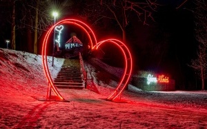 Walentynkowa iluminacja na Górze Miłości  (4)