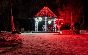 Walentynkowa iluminacja na Górze Miłości  (8)