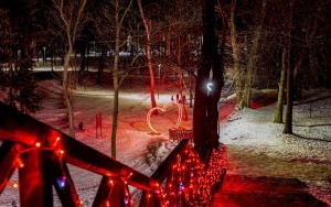 Walentynkowa iluminacja na Górze Miłości  (11)