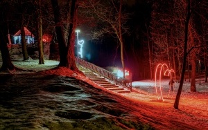 Walentynkowa iluminacja na Górze Miłości  (14)