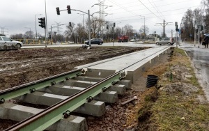 Trwa przebudowa torowiska tramwajowego z centrum do zajezdni w Stroszku (8)