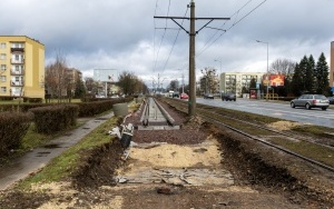 Trwa przebudowa torowiska tramwajowego z centrum do zajezdni w Stroszku (13)