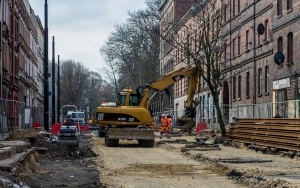 Przebudowa torowiska tramwajowego i układu drogowego ul. Piekarskiej i Sądowej realizowana jest już na całej długości ulic (1)