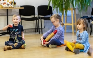 Warsztaty malarskie z Andrzejem Styrną  (11)