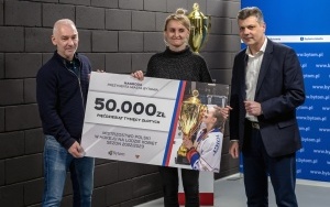 Prezydent przekazał hokeistkom Polonii Bytom 50 tys. zł  (3)