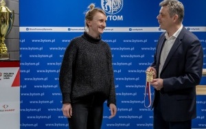Prezydent przekazał hokeistkom Polonii Bytom 50 tys. zł  (5)