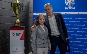 Prezydent przekazał hokeistkom Polonii Bytom 50 tys. zł  (1)