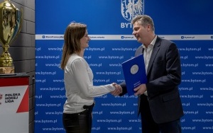 Prezydent przekazał hokeistkom Polonii Bytom 50 tys. zł  (4)