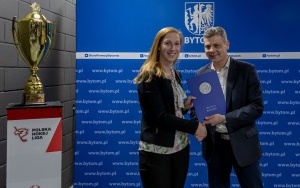 Prezydent przekazał hokeistkom Polonii Bytom 50 tys. zł  (6)