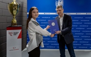 Prezydent przekazał hokeistkom Polonii Bytom 50 tys. zł  (7)