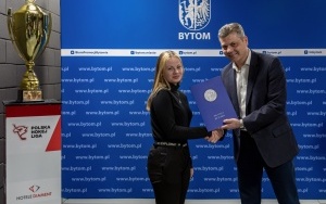 Prezydent przekazał hokeistkom Polonii Bytom 50 tys. zł  (10)