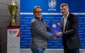 Prezydent przekazał hokeistkom Polonii Bytom 50 tys. zł  (17)