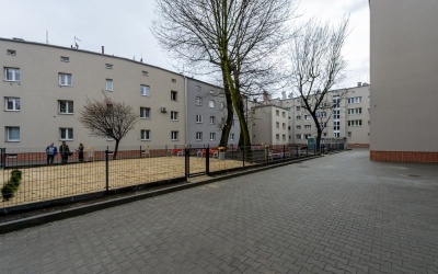 Wyremontowane budynki i podwórka w kwartale ulic: Katowickiej, Głębokiej, Matejki  (7)