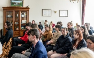 Prezydent Bytomia rozmawiał z młodzieżą o perspektywach rozwoju miasta  (8)