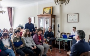 Prezydent Bytomia rozmawiał z młodzieżą o perspektywach rozwoju miasta  (12)