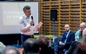 Prezydent Bytomia rozmawiał z młodzieżą o perspektywach rozwoju miasta  (9)