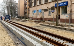 Trwają prace związane z przebudową torowiska i układu drogowego ul. Piekarskiej (3)