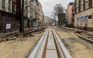 Trwają prace związane z przebudową torowiska i układu drogowego ul. Piekarskiej (6)