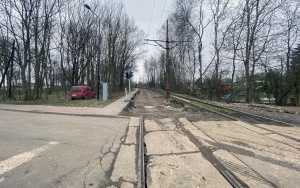 Trwa przebudowa linii tramwajowej na Stroszek. Ruszają przebudowy przejazdów tramwajowych (8)