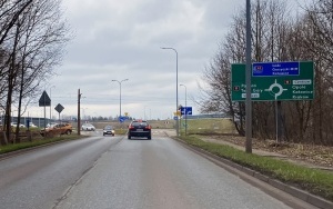 Trwa przebudowa linii tramwajowej na Stroszek. Ruszają przebudowy przejazdów tramwajowych (1)