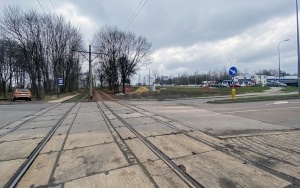 Trwa przebudowa linii tramwajowej na Stroszek. Ruszają przebudowy przejazdów tramwajowych (3)