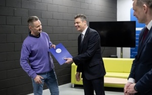 Prezydent Bytomia pogratulował mistrzostwa Polski młodym hokeistom Polonii Bytom [ (14)
