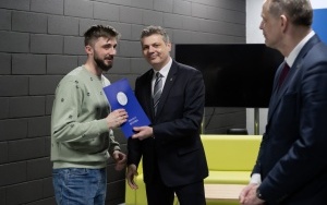 Prezydent Bytomia pogratulował mistrzostwa Polski młodym hokeistom Polonii Bytom [ (18)