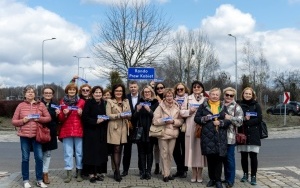  W Karbiu odbyło się symboliczne otwarcie Ronda Praw Kobiet (8)