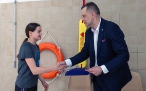 Prezydent pogratulował sukcesów młodym pływakom (3)