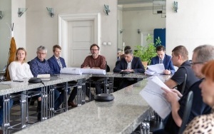 Prezydent Bytomia rozmawiał z mieszkańcami o koncepcji budowy drogi na ul. Wiejskiej (1)