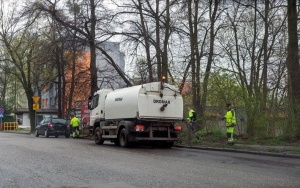 Pozimowe sprzątanie ulic i chodników (5)