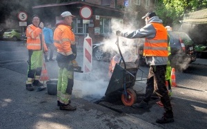 Rusza kolejny etap łatania dziur w drogach po zimie (2)