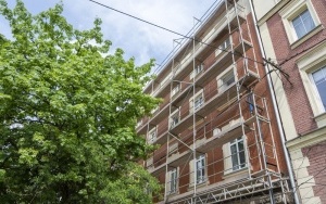 Remont budynku przy ul. Siemianowickiej 29 dobiega końca. Zamieszkają tu osoby z niepełnosprawnościami (3)