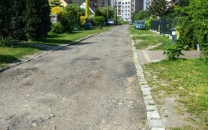 Szutrowe ulice Łączna i Mikołaja w Rozbarku zostaną wyasfaltowane (3)