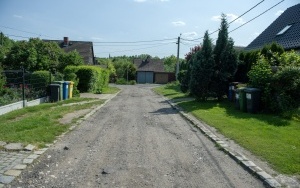Szutrowe ulice Łączna i Mikołaja w Rozbarku zostaną wyasfaltowane (5)