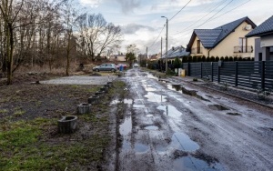 W sprawie remontu ul. Batalionów Chłopskich z mieszkańcami spotkał się w lutym 2023 roku prezydent Mariusz Wołosz (1)