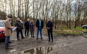 W sprawie remontu ul. Batalionów Chłopskich z mieszkańcami spotkał się w lutym 2023 roku prezydent Mariusz Wołosz (3)