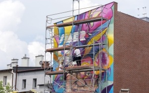 Mural bytomskiej Smerfetki na finiszu (3)