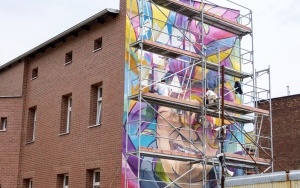 Mural bytomskiej Smerfetki na finiszu (1)